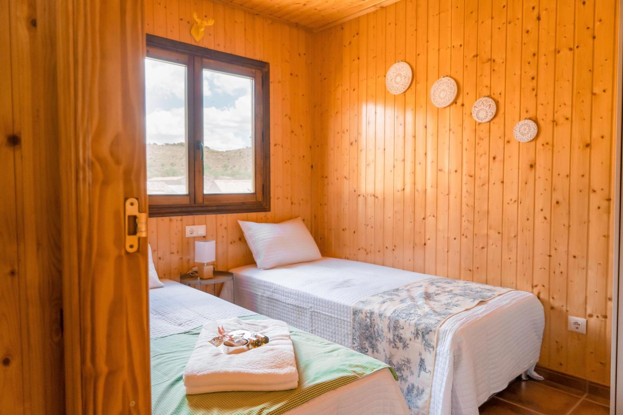 Aldea Los Odres - Cabanas De Madera De 1ª Con Piscina Privada Y Bbq En La Puerta Moratalla  Oda fotoğraf